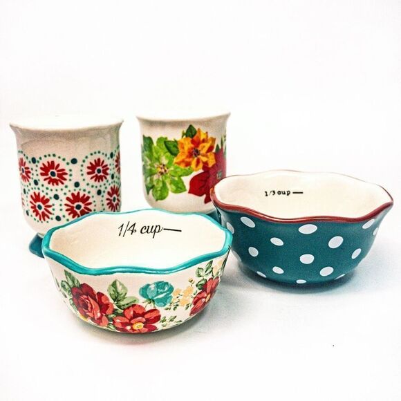 Pioneer Woman Shabby Chic Bundle: Salt & Pepper Shakers with Nesting Cups - Picture 1 of 8